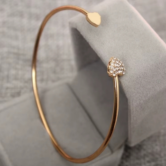 Rhinestone Heart Gold Bracelet - Picture 6 of 7